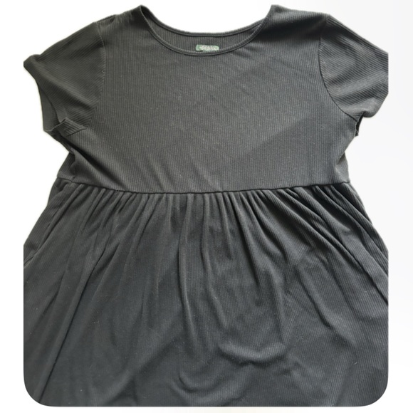 Black t-shirt dress with pockets - Picture 2 of 4